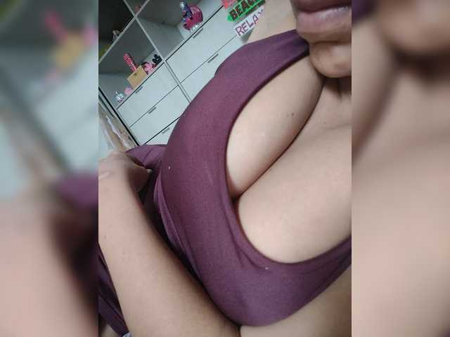 NinaBelluschi live cam on BongaCams