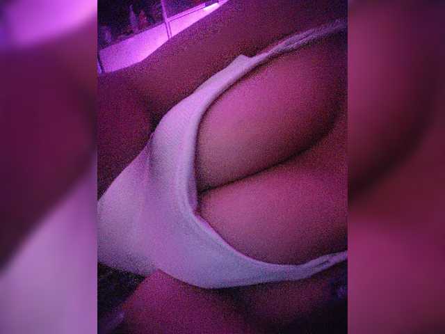NinaBelluschi live cam preview