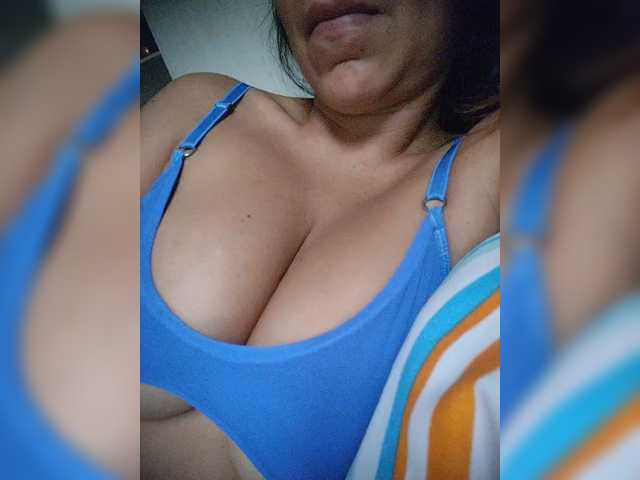 NinaBelluschi live cam preview
