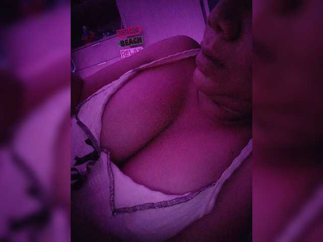 NinaBelluschi live cam on BongaCams