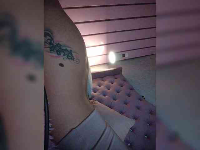 Модель: NinaBelluschi