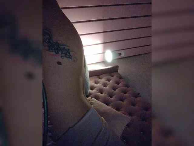 Модель: NinaBelluschi