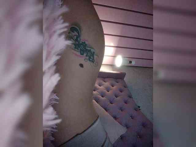 Модель: NinaBelluschi