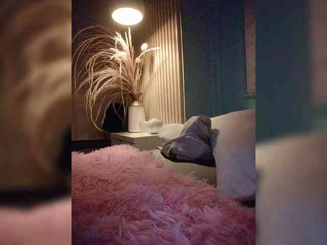 Модель: NinaBelluschi