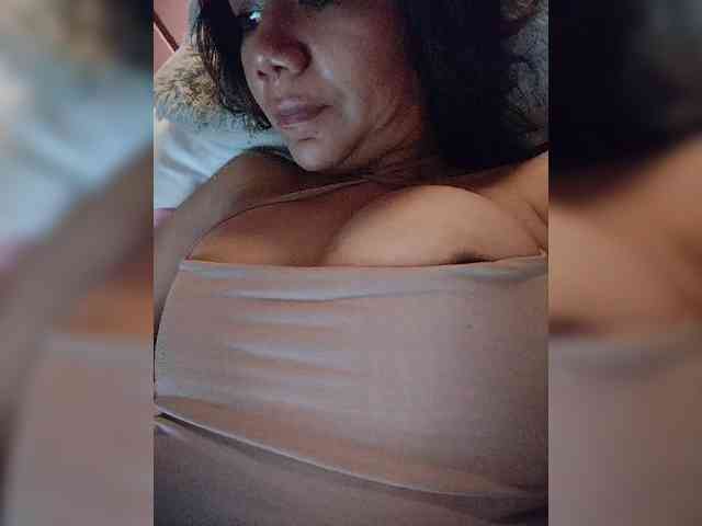 Модель: NinaBelluschi