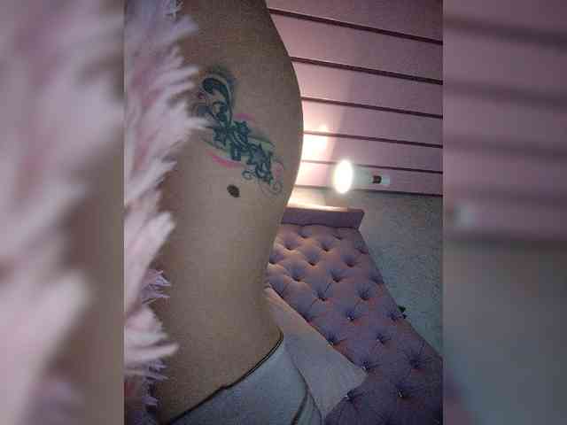 Модель: NinaBelluschi