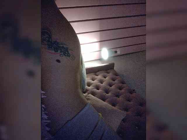 Модель: NinaBelluschi