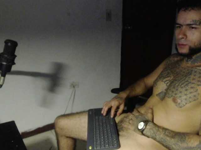 CRIXXO7 — live male cam