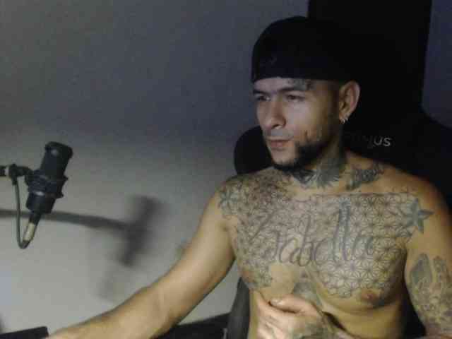 CRIXXO7 Live Webcam on BongaCams
