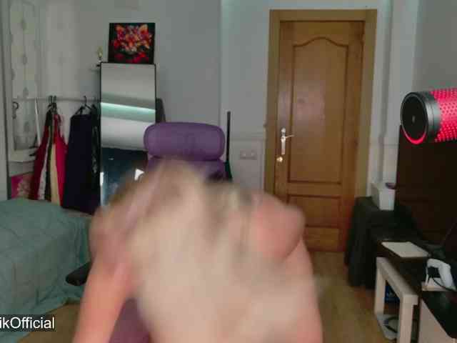 Anna_Monik webcam