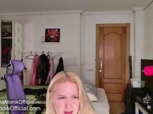 MonikAnna Sex Cam Show