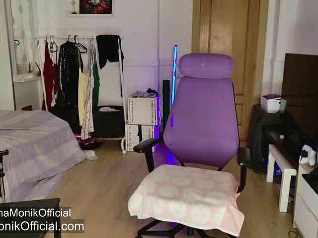Anna_Monik