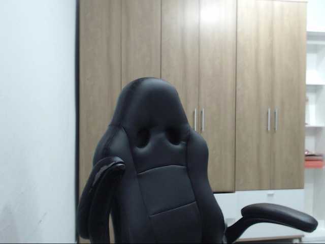 RoxanaMilf live cam on BongaCams