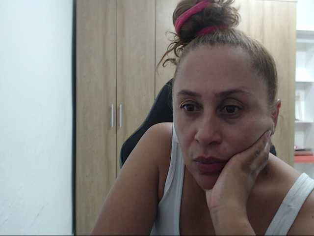 RoxanaMilf Live Cam on BongaCams