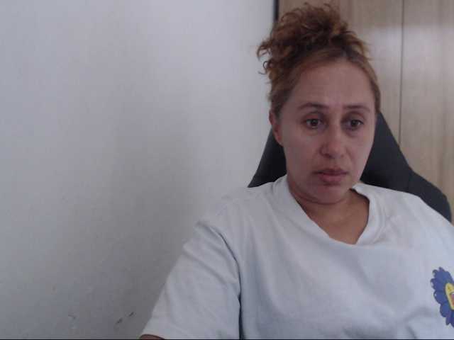RoxanaMilf live cam preview