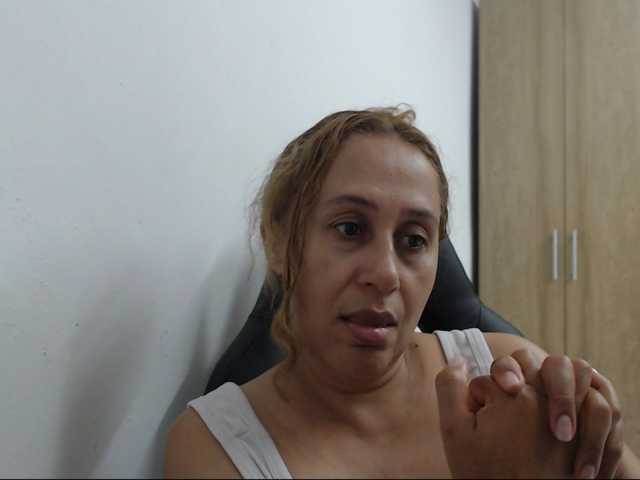 RoxanaMilf live cam preview