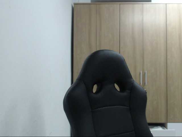 RoxanaMilf — live female cam