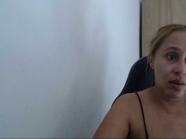 RoxanaMilf live cam on BongaCams