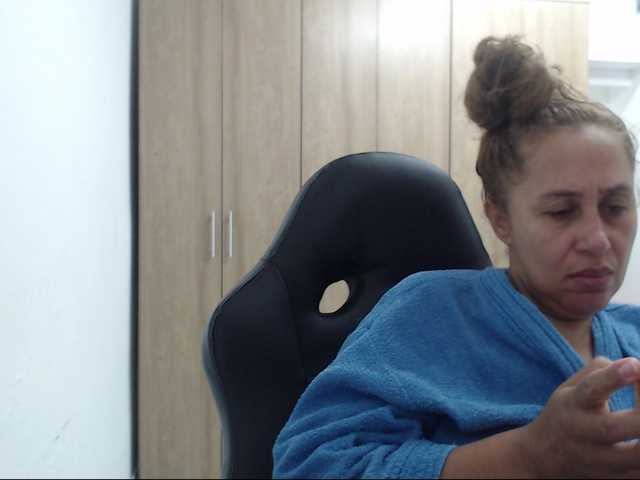 RoxanaMilf live webcam show
