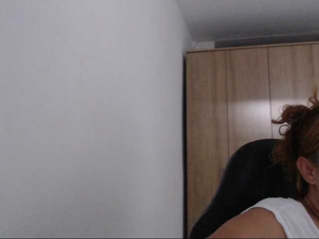 RoxanaMilf live cam preview