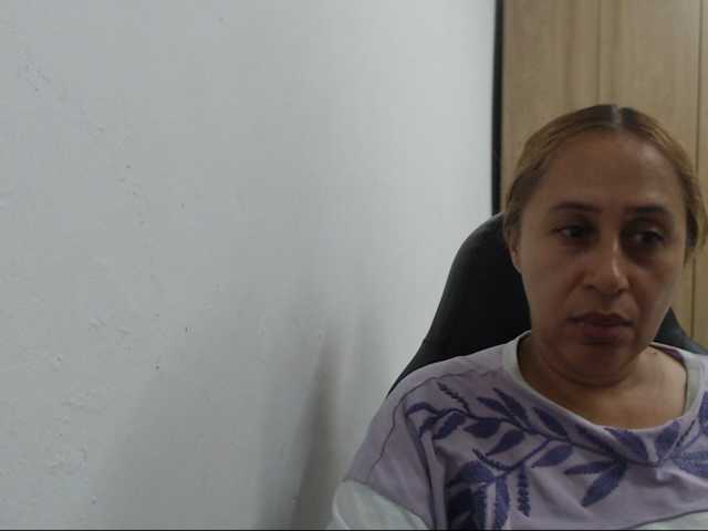RoxanaMilf live cam on BongaCams
