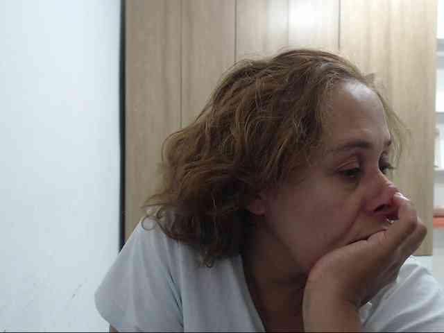 RoxanaMilf webcam