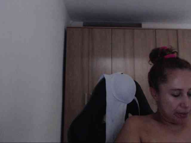 RoxanaMilf webcam