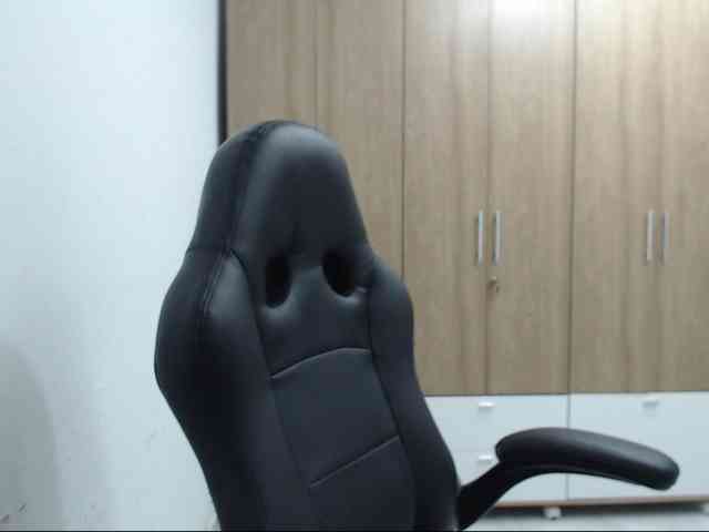 RoxanaMilf webcam