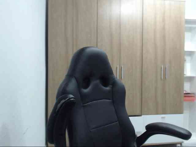 RoxanaMilf webcam