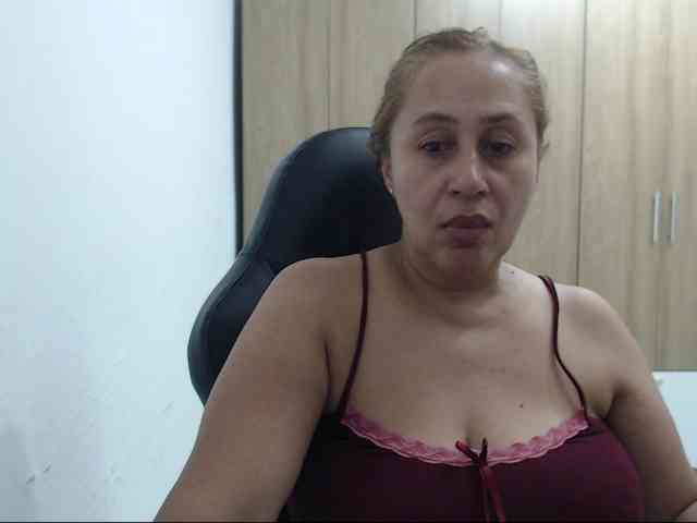 RoxanaMilf webcam