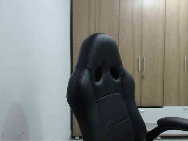 RoxanaMilf webcam