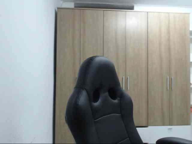 RoxanaMilf webcam
