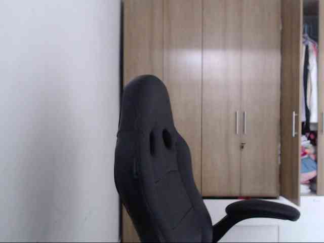 RoxanaMilf webcam