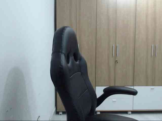 RoxanaMilf webcam