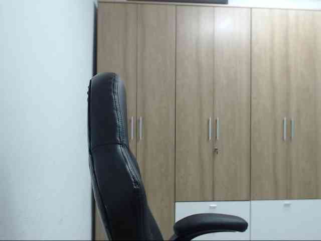 RoxanaMilf webcam