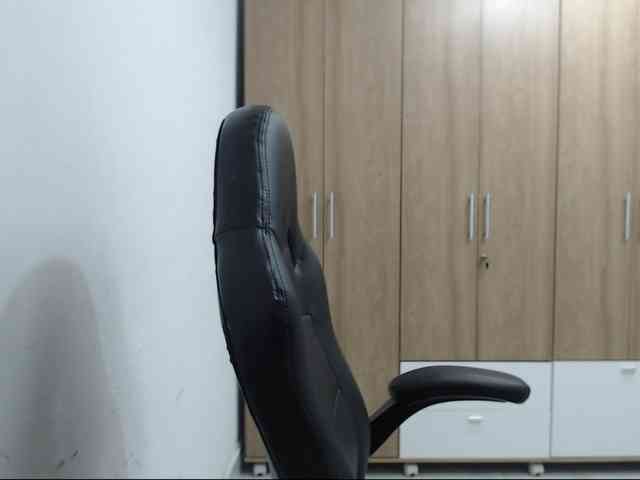 RoxanaMilf webcam