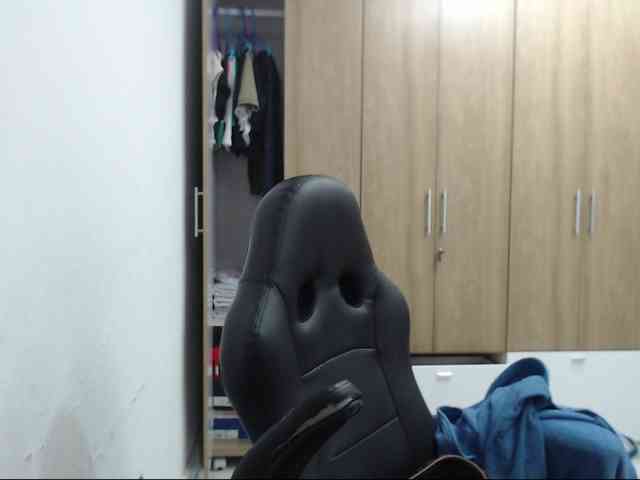 RoxanaMilf webcam