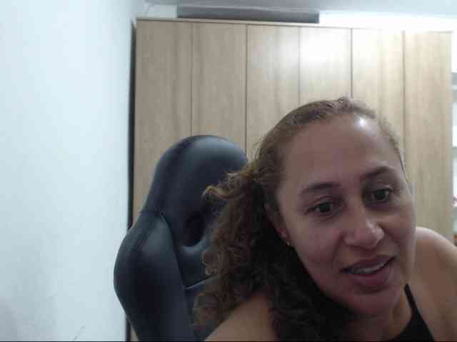 RoxanaMilf webcam