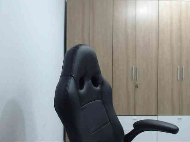 RoxanaMilf webcam