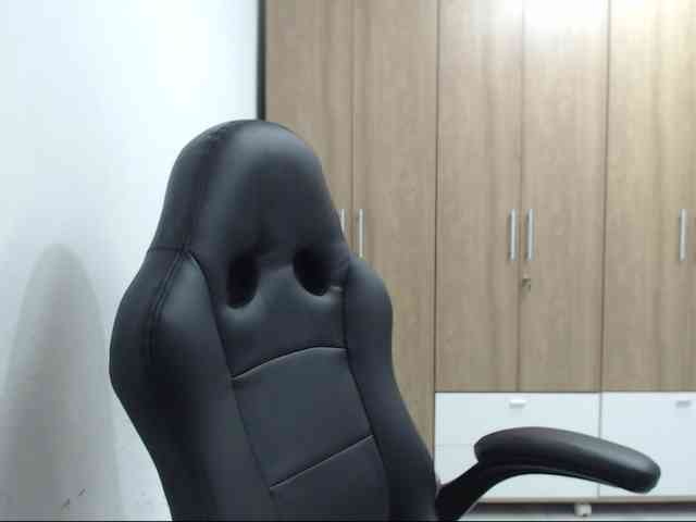 RoxanaMilf webcam