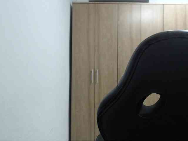 RoxanaMilf webcam