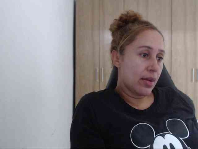 RoxanaMilf webcam