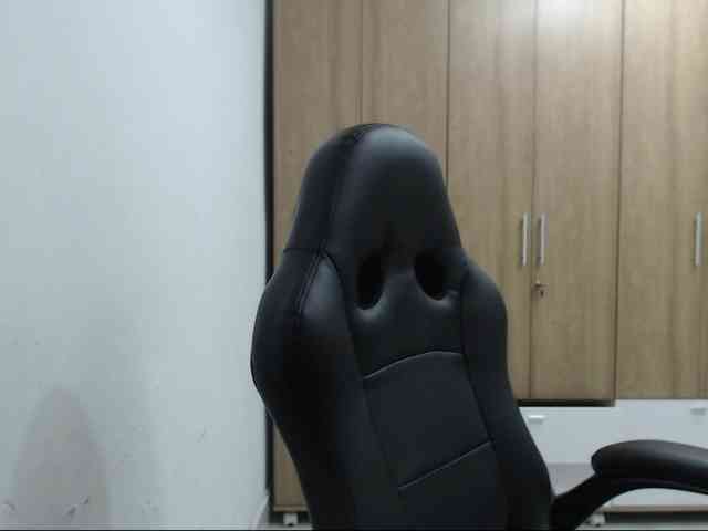 RoxanaMilf webcam