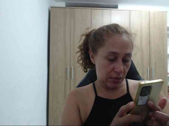 RoxanaMilf Live Webcam on BongaCams