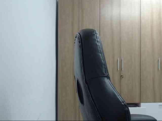 RoxanaMilf webcam