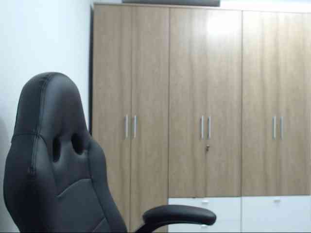 RoxanaMilf webcam