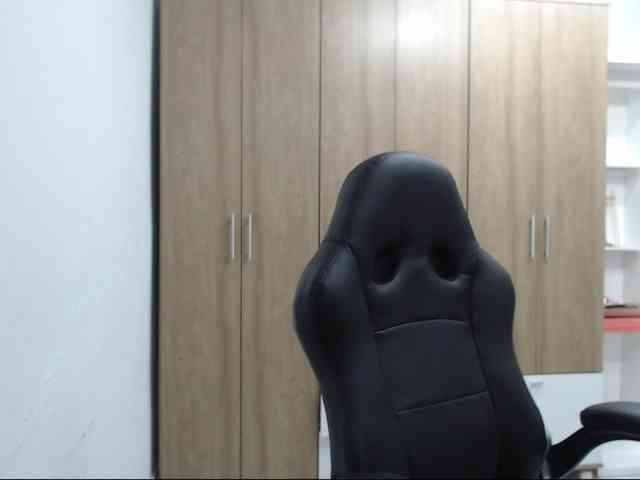 RoxanaMilf webcam
