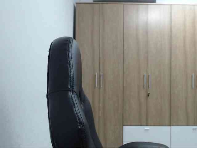 RoxanaMilf webcam