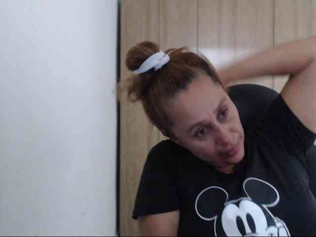 RoxanaMilf webcam