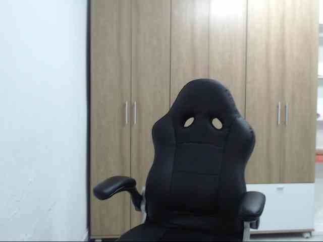 RoxanaMilf webcam